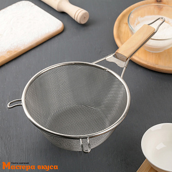 Сито d 18 см с ручкой, деревянная вставка (нерж.сталь)