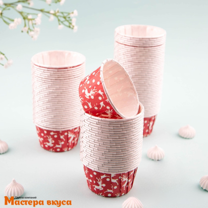 Форма бумажная Маффин 50*40 мм, ламинированная  КРАСНАЯ - ОЛЕНИ