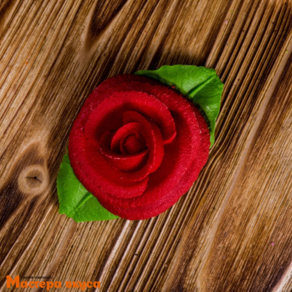 Сахарная фигурка РОЗА С ЛИСТЬЯМИ БОЛЬШАЯ, цвет микс d~5см 