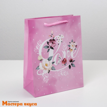 Пакет бумажный подарочный с ручками 180*230*80 мм, ламинированный "Love"