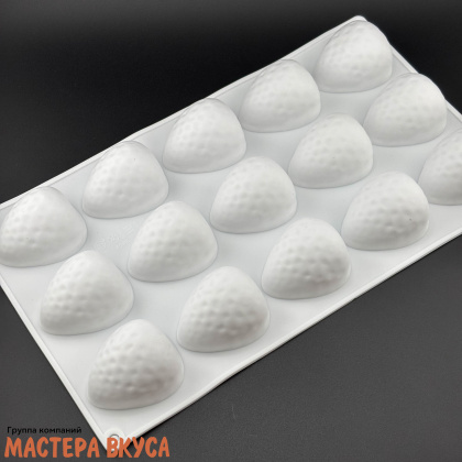 Форма силиконовая, для корпусных и муссовых десертов КЛУБНИКА-МИНИ, 15 ячеек D~4*5см h~3,5см