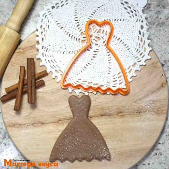 Вырубка пластик ПЛАТЬЕ, 10 см