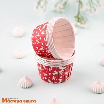 Форма бумажная Маффин 50*40 мм, ламинированная  КРАСНАЯ - ОЛЕНИ