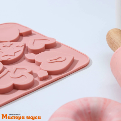 Форма для шоколада силиконовая  АМУРЫ-СЕРДЕЧКИ, (13 ячеек) 23*16*0,5 см