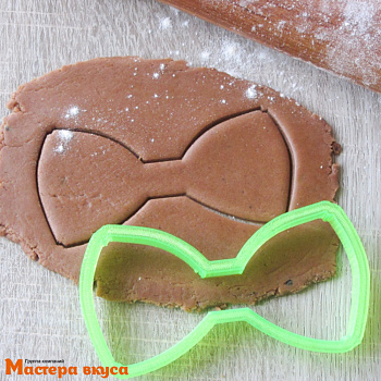 Вырубка пластик ГАЛСТУК-БАБОЧКА (БАНТИК), 7 см