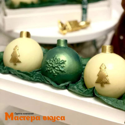 Форма для шоколада пластиковая (НГ) НОВОГОДНИЕ ШАРЫ (снежинка, елка) D-4,8 см (9 фигур)