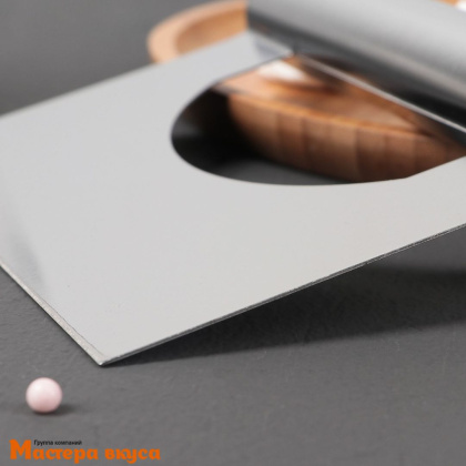 Шпатель-скребок кондитерский нержав.сталь 15*12 см, с отверстием