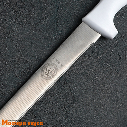 Нож с узкими зубцами, 30 см, с пластиковой ручкой