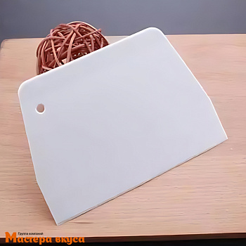 Шпатель-скребок пластиковый Трапеция 25*14 см