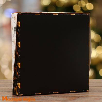 Упаковка для сладостей с окном 200*200*40 мм "Праздничное настроение"