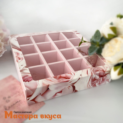 Упаковка для конфет 16 шт с обечайкой с окном 177*177*38мм  (Розовые пионы)