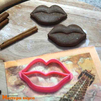 Вырубка пластик ГУБКИ, 8 см