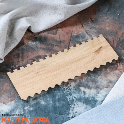Шпатель-скребок  Фигурный ПОЛОСЫ двухсторонний 21,7*7 см, (дерево дуб) 
