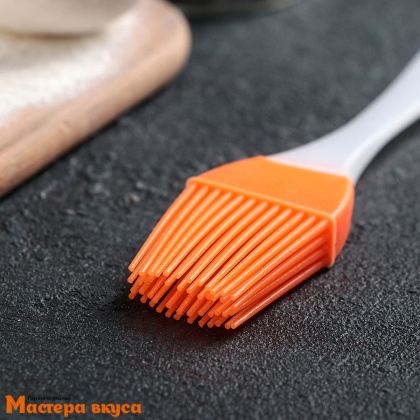 Кисть силиконовая 16,5*3 см, с платиковой ручкой "Фобос"