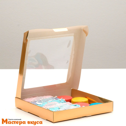 Упаковка для пряников и печенья с окном 21*21*3 см (золотая) 