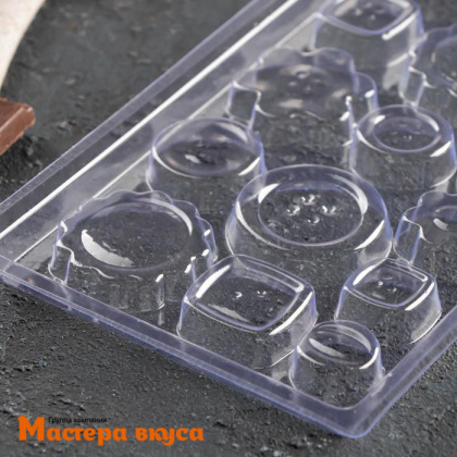 Форма для шоколада пластиковая ПУГОВКИ, (17 ячеек) 22*11 см