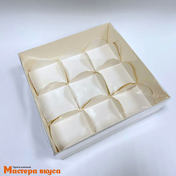 Упаковка для моти 9 ячеек с пластиковой крышкой, и ложементами 175*175*55 мм (белая)