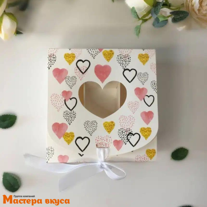 Упаковка для сладостей с лентой и окном 110*110*60 мм (Разноцветные сердечки)