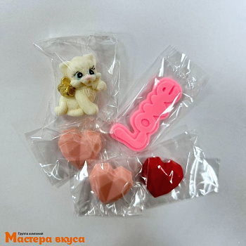 Фигурка из шок. глазури "Кошка с сердечками Love", h~4 см (набор 5 фигур)