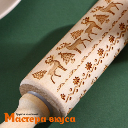 Скалка деревянная с узором "Олени", крутящаяся ручка, 30 см, d 4см