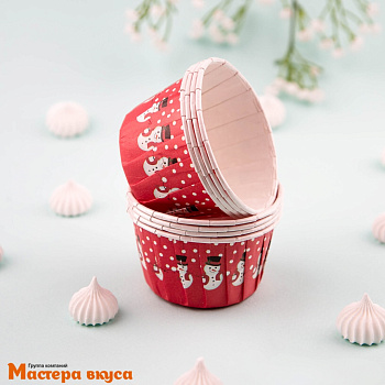 Форма бумажная Маффин 50*40 мм, ламинированная  КРАСНАЯ - СНЕГОВИКИ