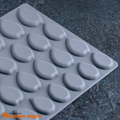 Форма для шоколада силиконовая  ЛИСТОЧКИ, (24 ячейки) 19*16 см