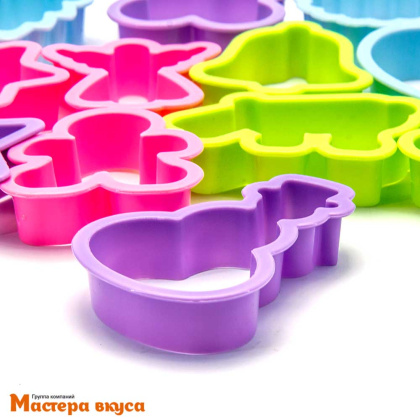 Набор вырубок пластик  ПРАЗДНИК, ~5*5 см, (набор 12 шт) 