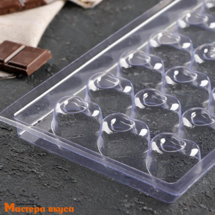 Форма для шоколада пластиковая СЕРДЦА, (18 ячеек) 22*11 см