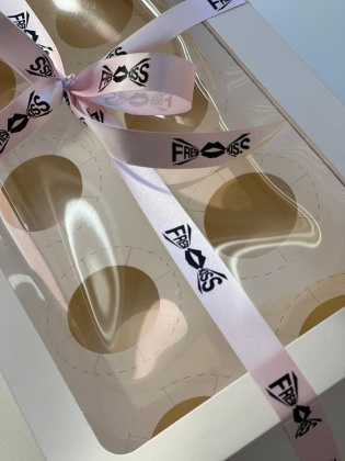 Коробка для  8 капкейков с окном, 330*160*110 мм (белая) (2-д)